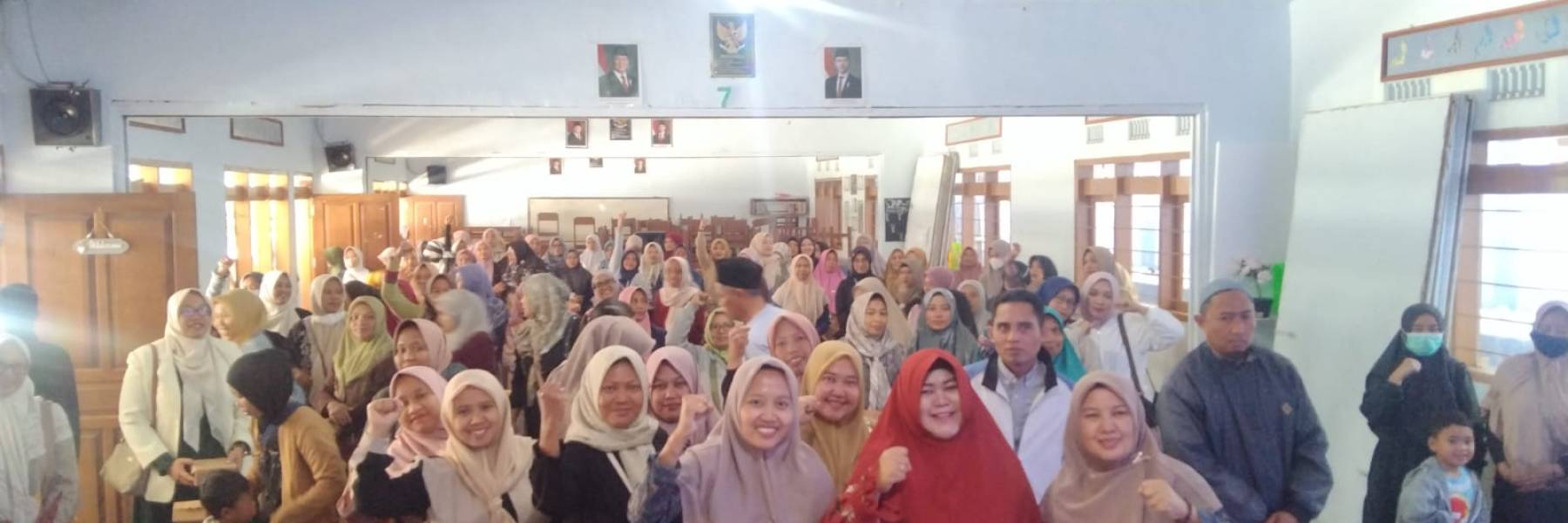 Pertemuan Wali Murid Kelas 7 Tahun Ajaran 2026/2027 dan Seminar Parenting Bersama dr. Martina Sylviarini S.W.